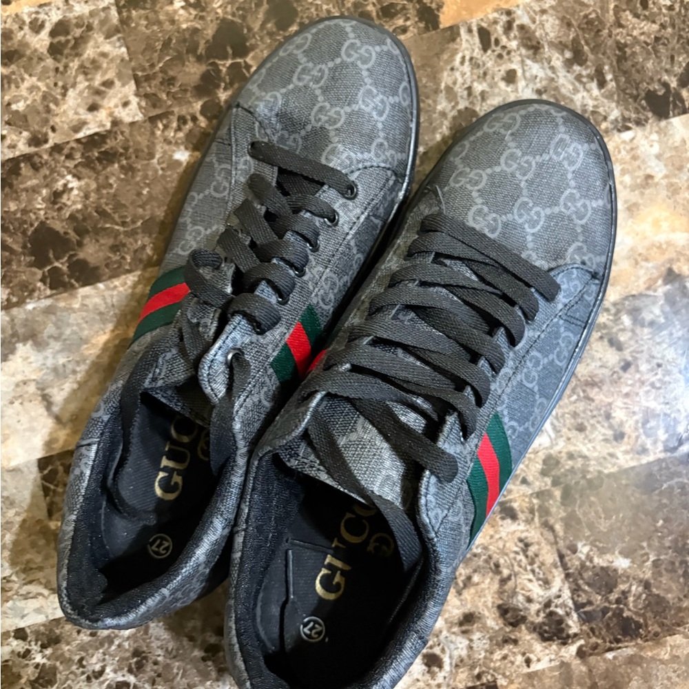 Gray and Green fashion Athletic Shoes with Distinctive Design